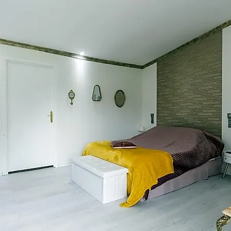 לינה וארוחת בוקר Domaine Mon Doux Reve 3*